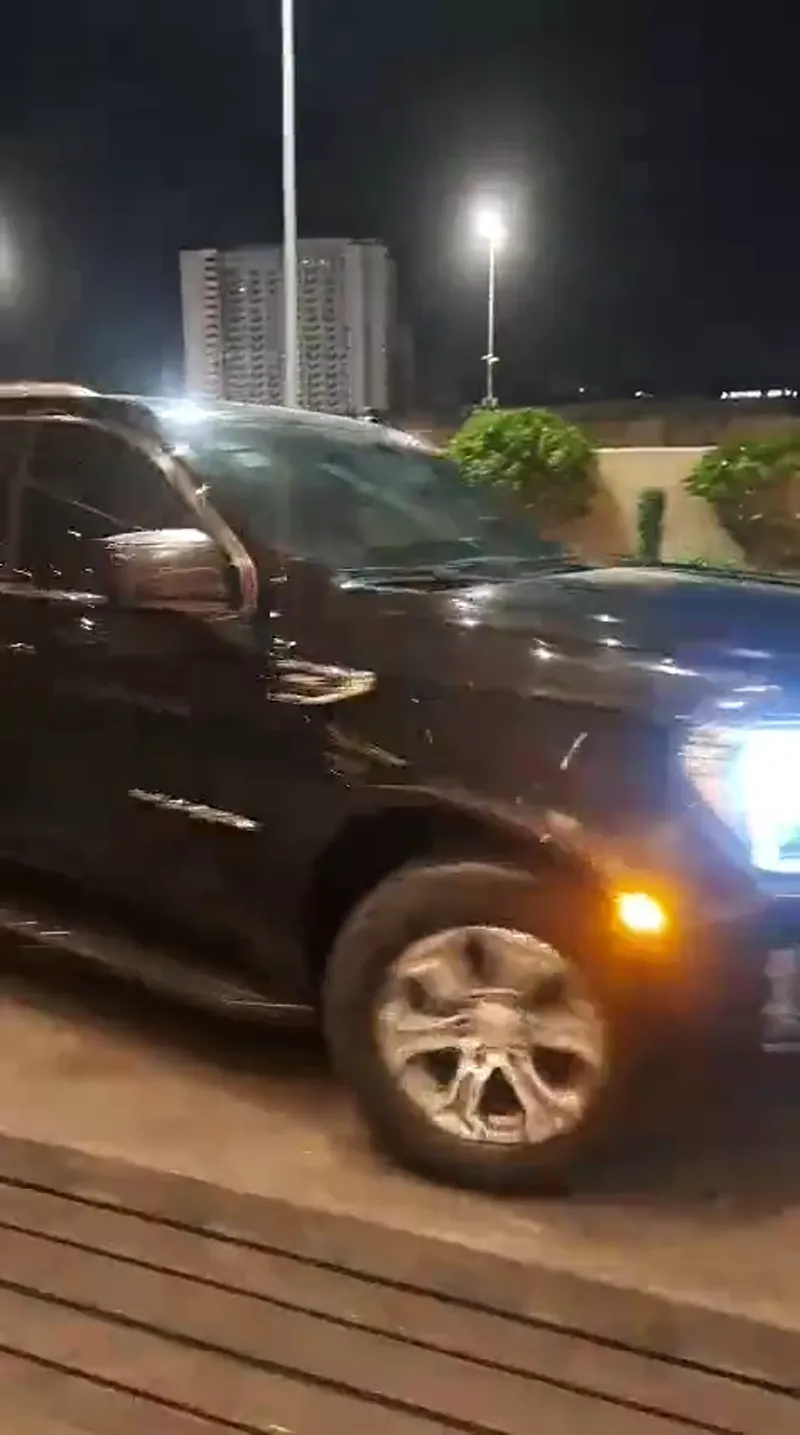 Transport privé en 4x4 de nuit organisé par Loyal Tours pour les pèlerins de l'Omra